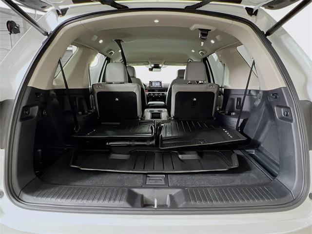 Photo of 2025 White Diamond Pearl Honda Pilot