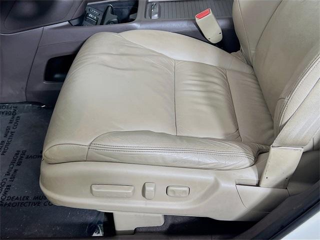 Photo of 2012 White Diamond Pearl Honda CR-V