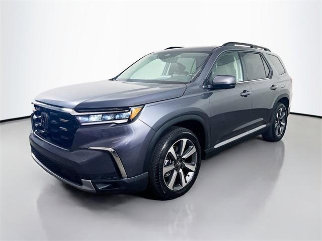 Photo of 2024 Modern Steel Metallic Honda Pilot