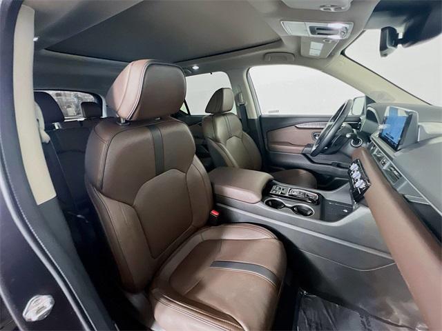 Photo of 2024 Modern Steel Metallic Honda Pilot