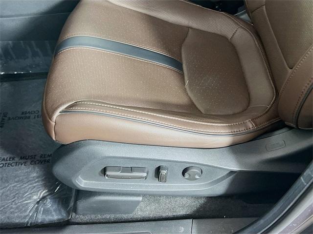 Photo of 2024 Modern Steel Metallic Honda Pilot