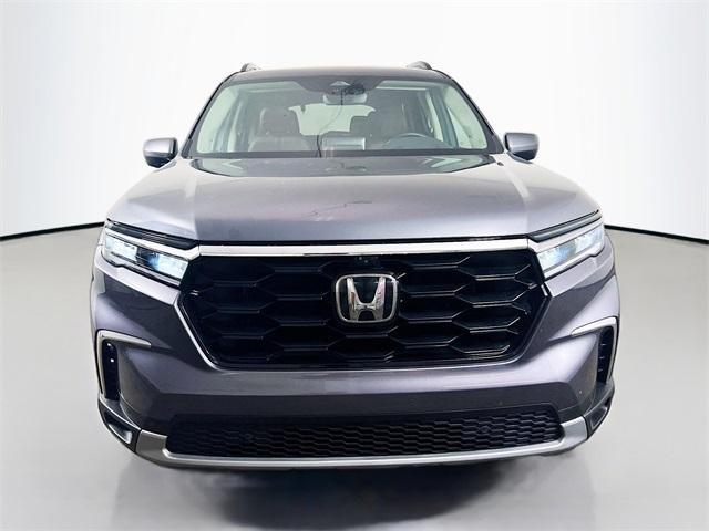 Photo of 2024 Modern Steel Metallic Honda Pilot