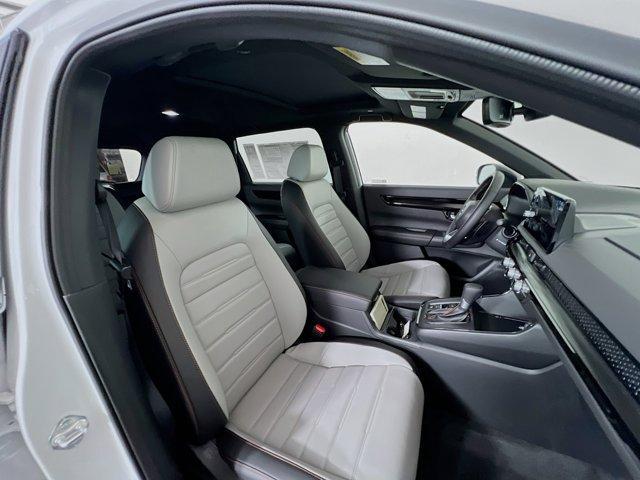 Photo of 2026 Platinum White Pearl Honda CR-V Hybrid