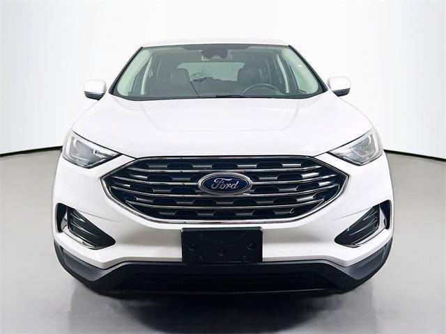 Photo of 2022 Oxford White Ford Edge