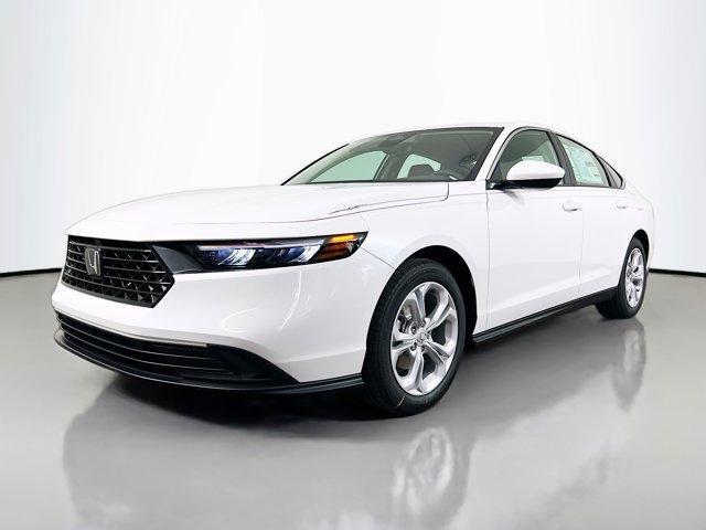Photo of 2025 Platinum White Pearl Honda Accord