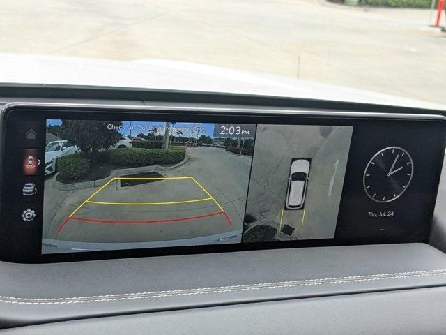 Photo of 2021 White Genesis GV80