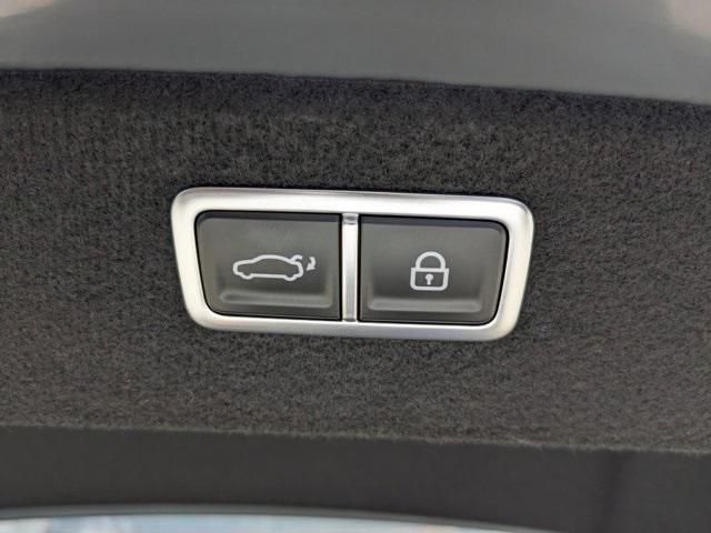 Photo of 2024 Gray Genesis G80