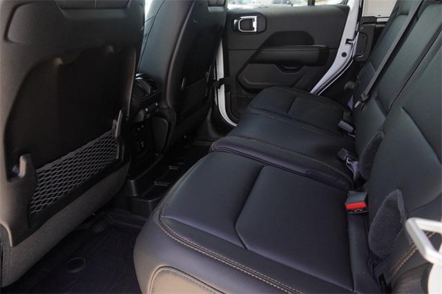 Photo of 2025 Bright White Clearcoat Jeep Wrangler