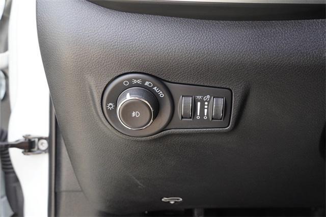 Photo of 2024 Bright White Clearcoat Jeep Compass