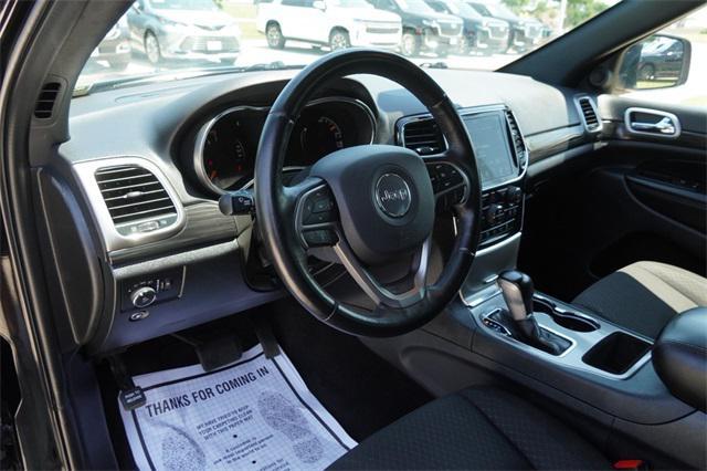 Photo of 2022 Diamond Black Crystal Pearlcoat Jeep Grand Cherokee