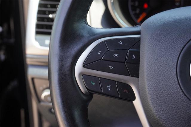 Photo of 2022 Diamond Black Crystal Pearlcoat Jeep Grand Cherokee