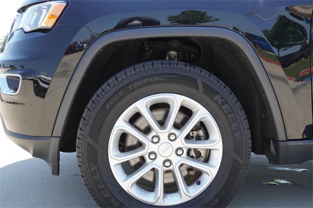 Photo of 2022 Diamond Black Crystal Pearlcoat Jeep Grand Cherokee