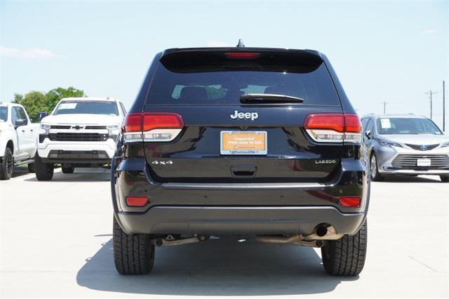 Photo of 2022 Diamond Black Crystal Pearlcoat Jeep Grand Cherokee