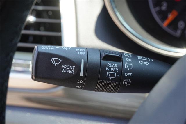 Photo of 2022 Diamond Black Crystal Pearlcoat Jeep Grand Cherokee