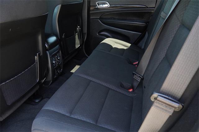 Photo of 2022 Diamond Black Crystal Pearlcoat Jeep Grand Cherokee