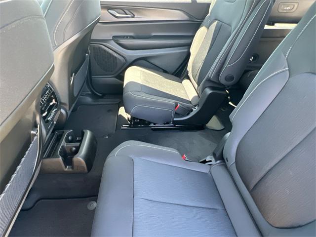 Photo of 2025 Bright White Clearcoat Jeep Grand Cherokee L