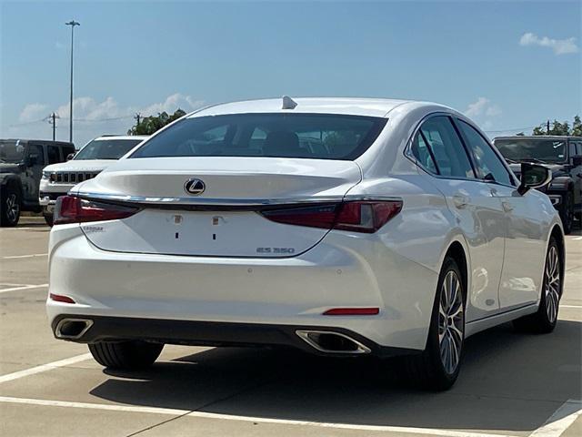 Photo of 2020 Eminent White Pearl Lexus ES 350