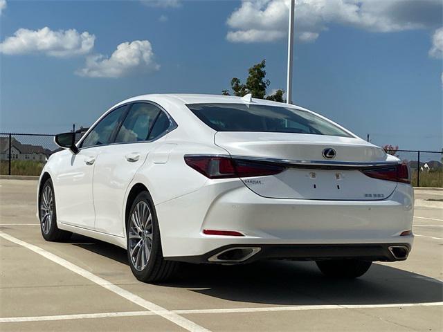 Photo of 2020 Eminent White Pearl Lexus ES 350