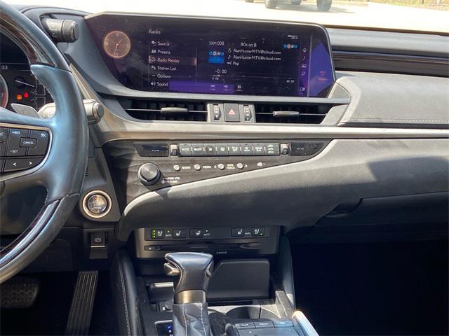 Photo of 2020 Eminent White Pearl Lexus ES 350