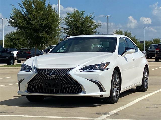 Photo of 2020 Eminent White Pearl Lexus ES 350