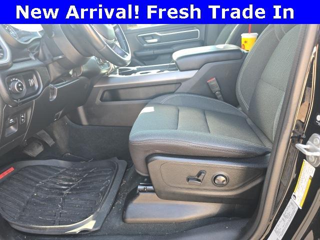 Photo of 2022 Diamond Black Crystal Pearlcoat RAM 1500