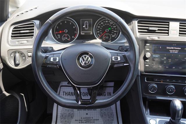 Photo of 2018 Tungsten Silver Metallic Volkswagen Golf
