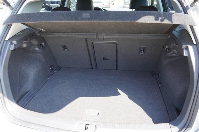 Photo of 2018 Tungsten Silver Metallic Volkswagen Golf