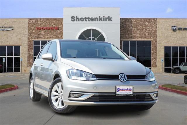 Photo of 2018 Tungsten Silver Metallic Volkswagen Golf