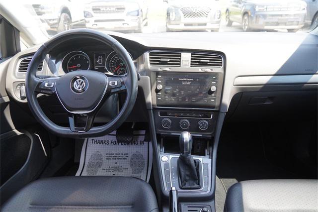 Photo of 2018 Tungsten Silver Metallic Volkswagen Golf