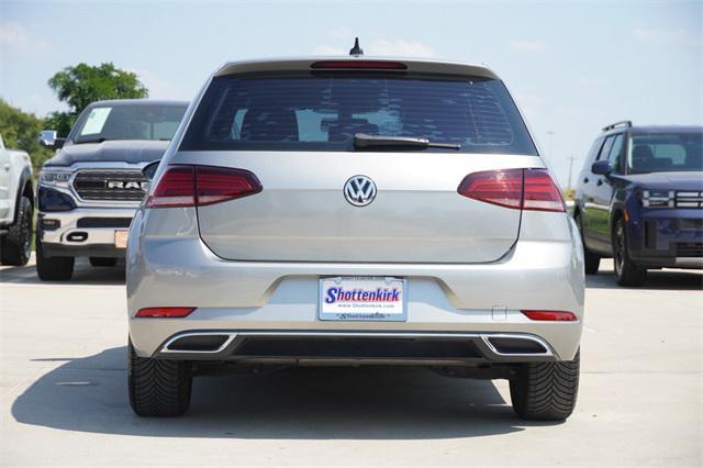 Photo of 2018 Tungsten Silver Metallic Volkswagen Golf