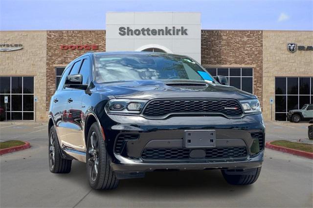 Photo of 2024 DB Black Crystal Clearcoat Dodge Durango