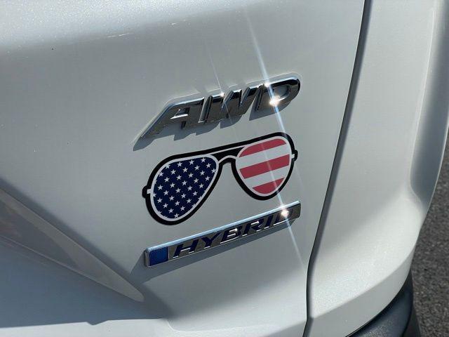 Photo of 2021 Platinum White Pearl Honda CR-V Hybrid