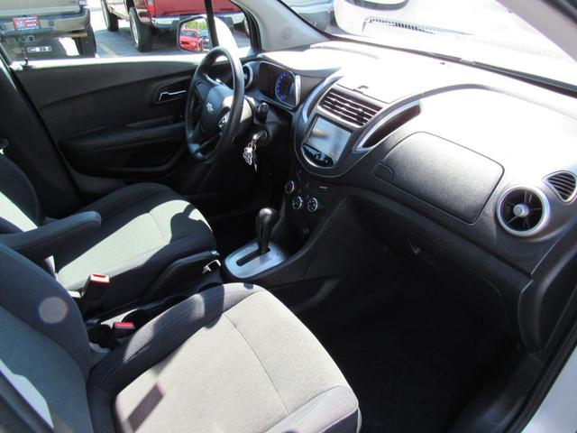 Photo of 2016 SILVER Chevrolet Trax