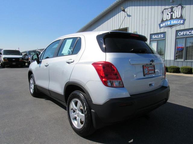Photo of 2016 SILVER Chevrolet Trax