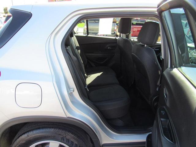 Photo of 2016 SILVER Chevrolet Trax