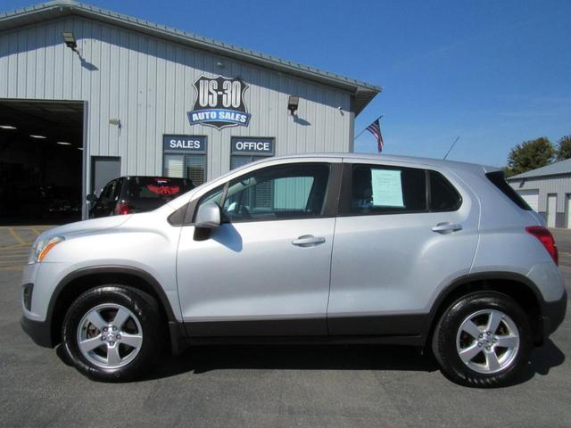 Photo of 2016 SILVER Chevrolet Trax