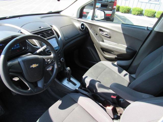 Photo of 2016 SILVER Chevrolet Trax
