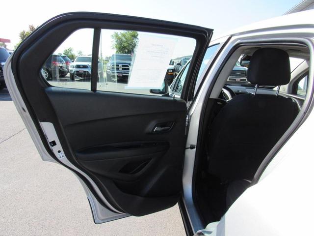 Photo of 2016 SILVER Chevrolet Trax