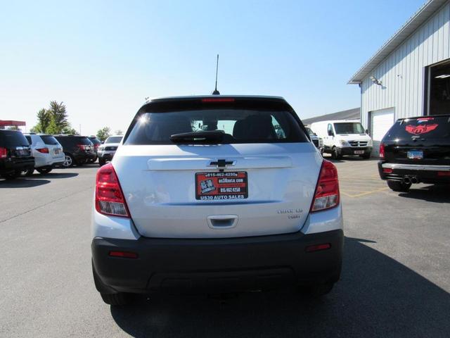 Photo of 2016 SILVER Chevrolet Trax