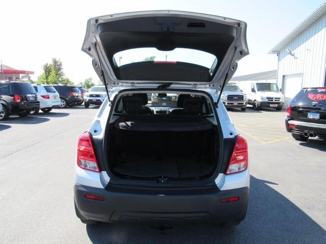 Photo of 2016 SILVER Chevrolet Trax