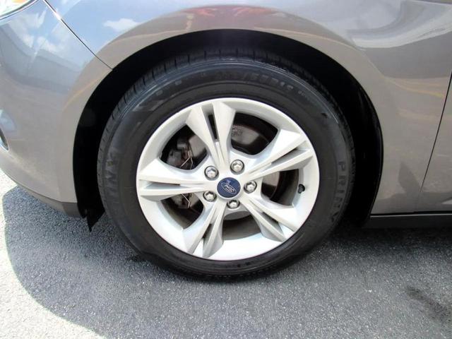 Photo of 2014 Gray Ford Focus