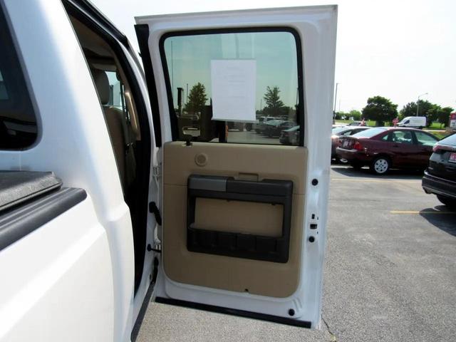 Photo of 2011 White Ford F-250
