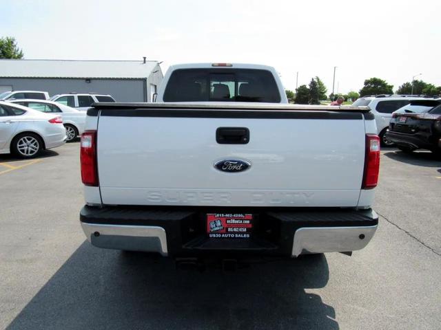 Photo of 2011 White Ford F-250