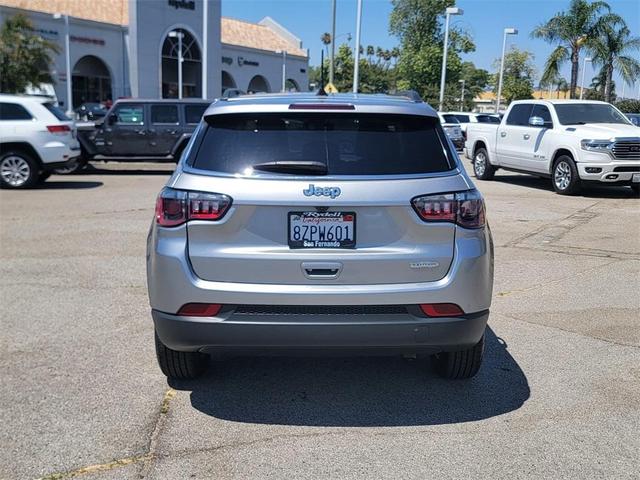 Photo of 2022 Silver Jeep Compass
