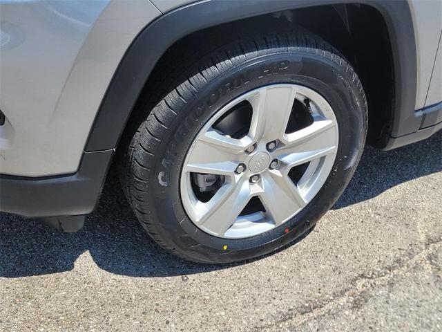Photo of 2022 Silver Jeep Compass