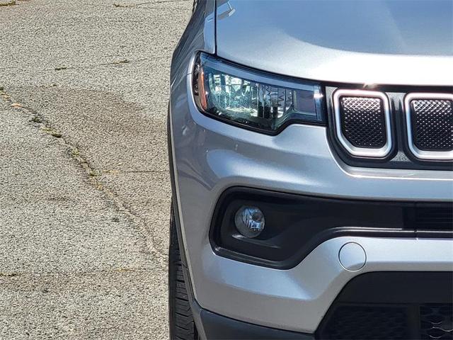 Photo of 2022 Silver Jeep Compass