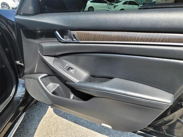 Photo of 2021 Black Honda Accord Hybrid