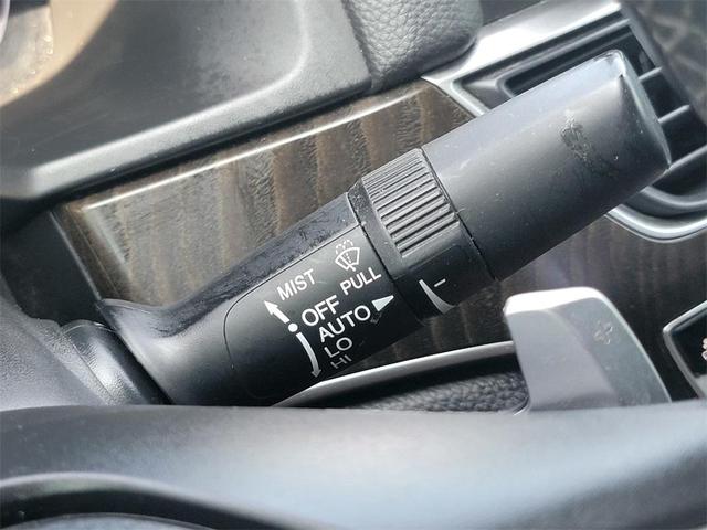 Photo of 2021 Black Honda Accord Hybrid