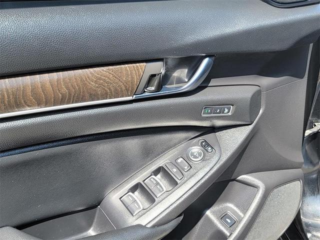 Photo of 2021 Black Honda Accord Hybrid