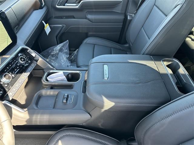 Photo of 2025 Onyx Black GMC Sierra 2500